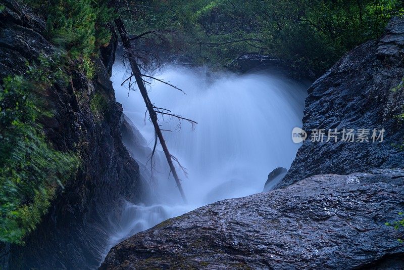 祖弗里特湖南蒂罗尔