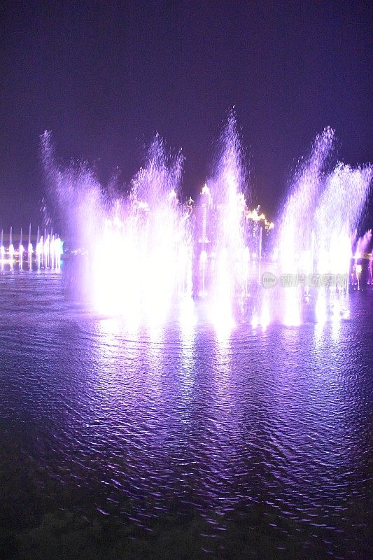 迪拜亚特兰蒂斯酒店附近的喷泉