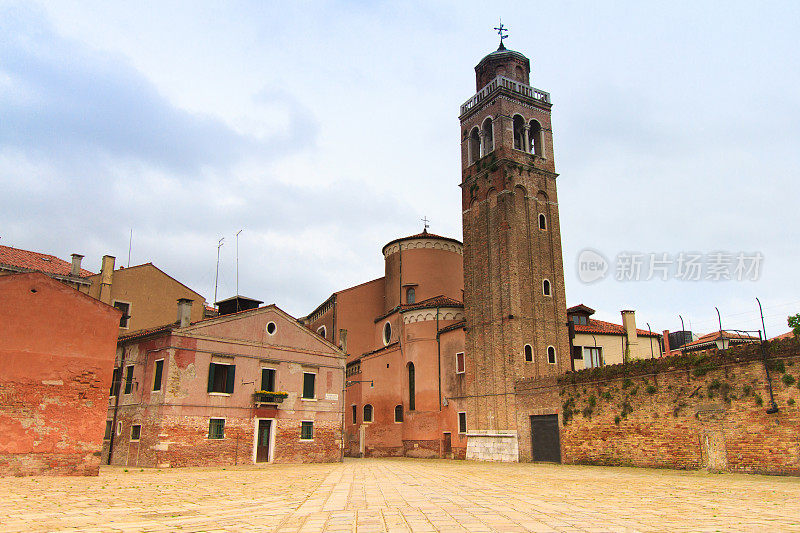 Campazzo(广场)圣塞巴斯蒂安教堂和Campanile;意大利的威尼斯