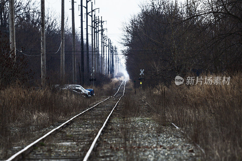 陈旧的铁路轨道干线