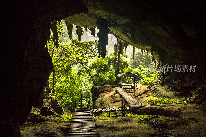 马来西亚沙捞越的尼亚洞，尼亚国家公园的洞口