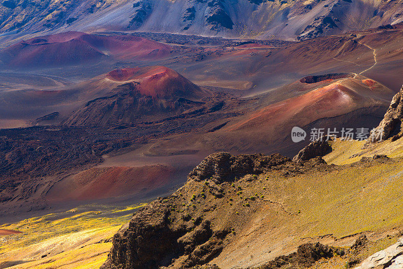 夏威夷的哈雷阿卡拉火山和毛伊火山口