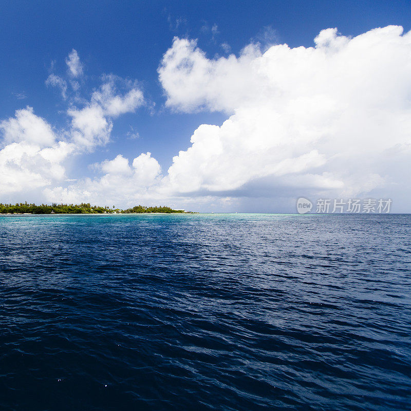 马尔代夫的一个热带岛屿