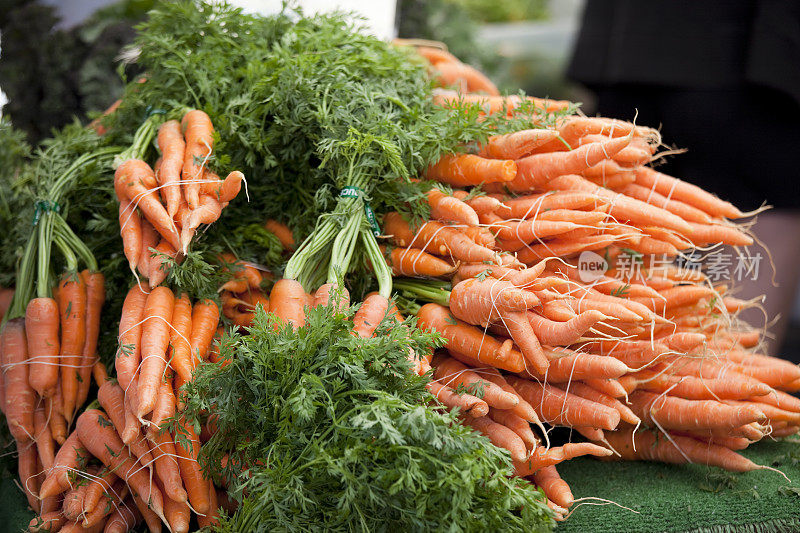 西雅图农贸市场的新鲜胡萝卜