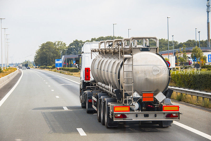 公路油罐车