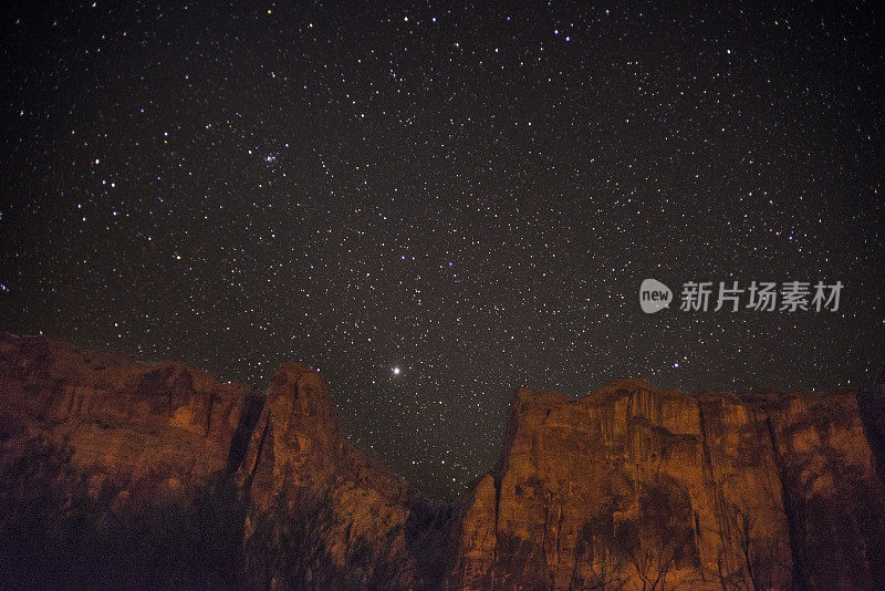 星星上面摩押