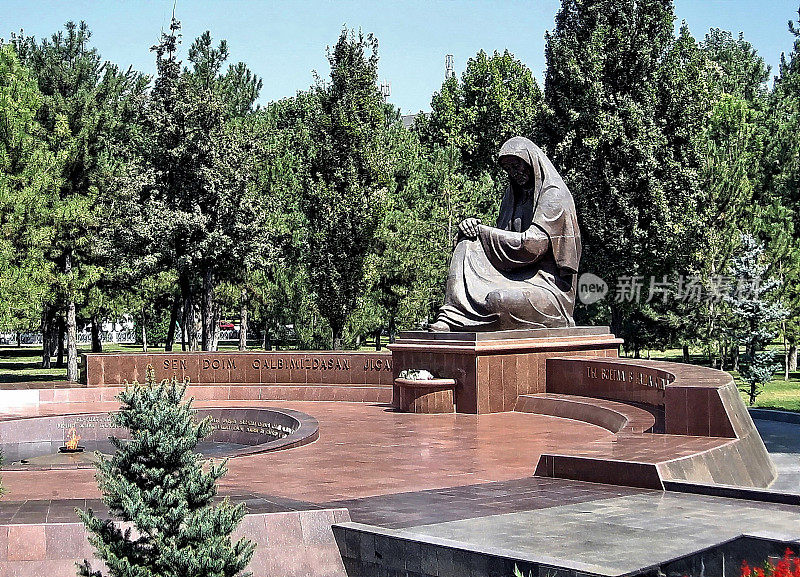 2007年塔什干哀悼母亲纪念碑