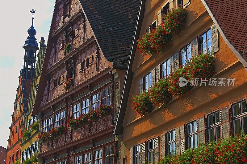 丁克尔斯布尔中世纪建筑和古老的城镇建筑——德国巴伐利亚