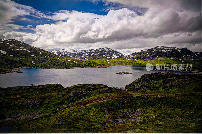 挪威哈当厄高原和Kjelavatn湖的全景