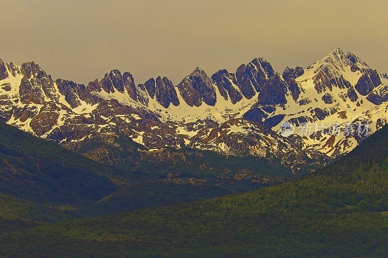 德纳瓦里诺山脉，威廉姆斯港-火地岛，智利