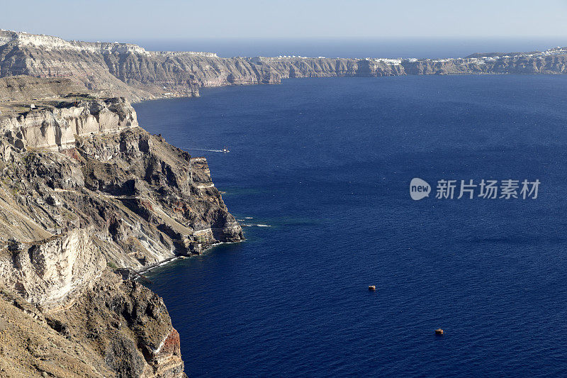 希腊圣托里尼岛上壮观的火山口