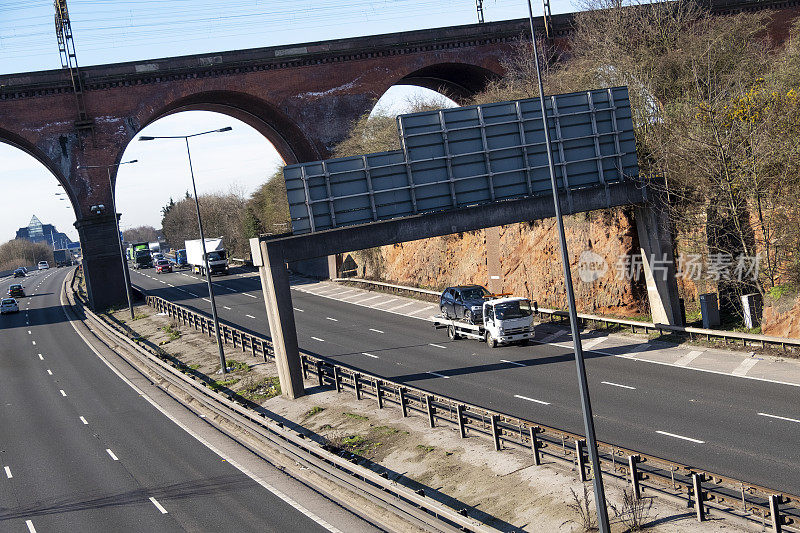 英国高速公路上的车辆交付情况