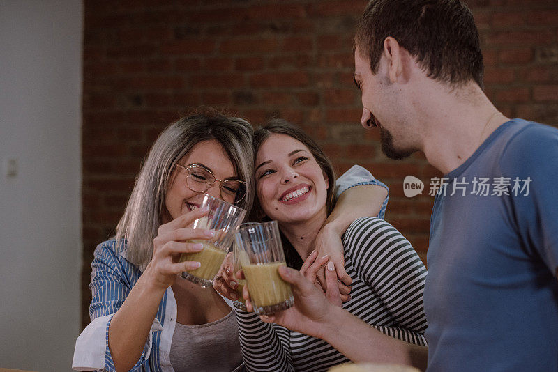 干杯!一顿健康的早餐