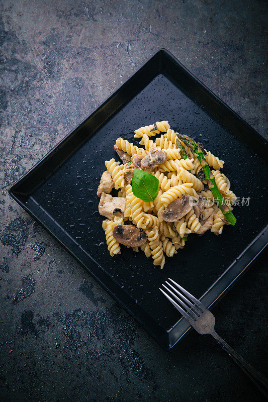 鸡肉阿尔弗雷多意大利面