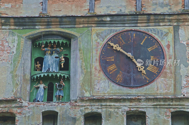 罗马尼亚Sighisoara的sigisoara钟塔上的钟。