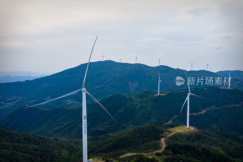 风力发电大面积分布在山区