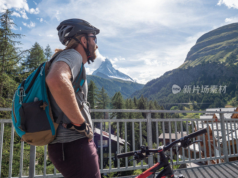 山地车停在泽马特村