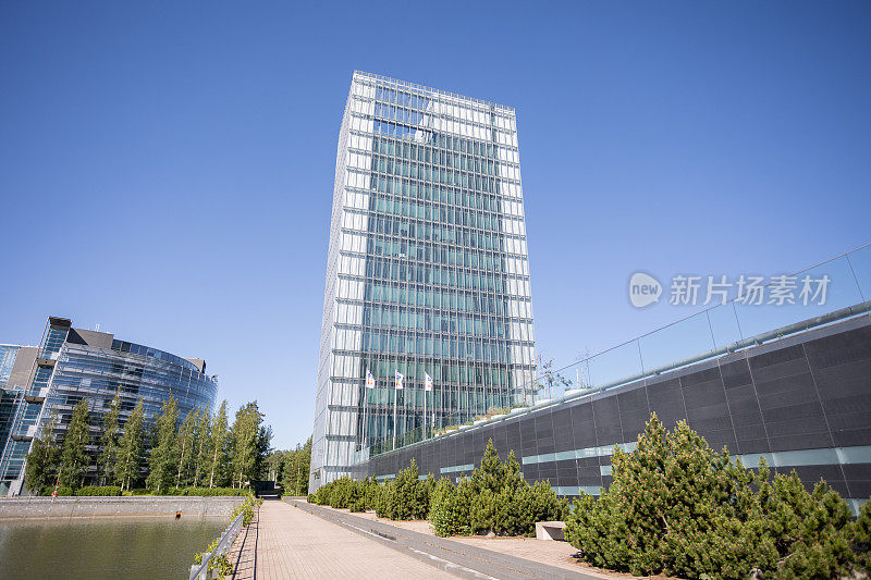 通力公司总部大楼在夏季在埃斯波，芬兰。
