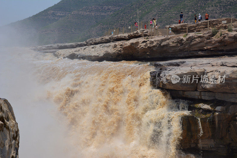 中国陕西，黄河上的壶口瀑布