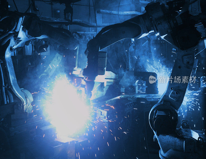 汽车零部件工业中焊接机器人的运动，汽车零部件工厂中焊接机器人的运动。
