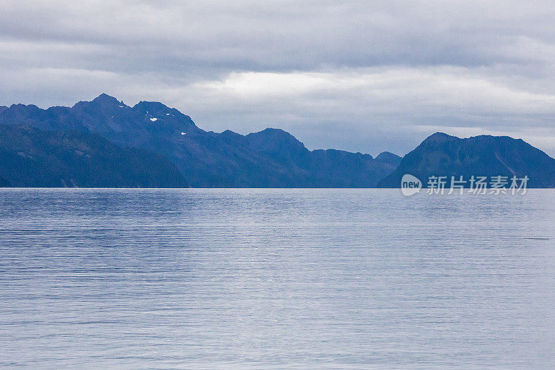 山脉和峡湾