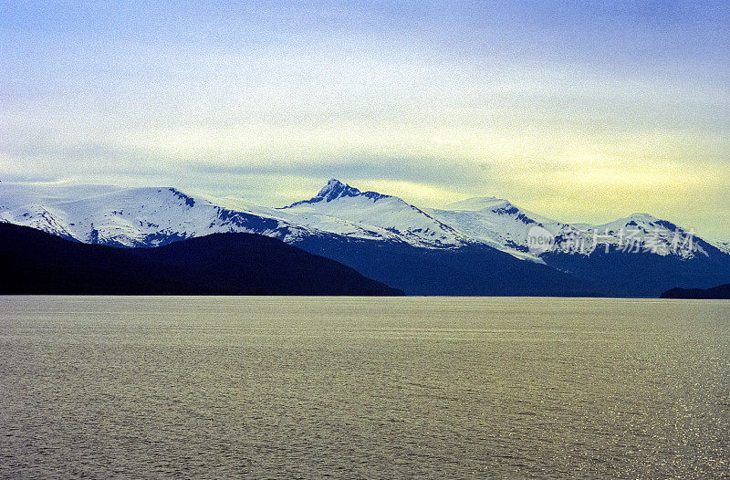 一位阿拉斯加Coastline