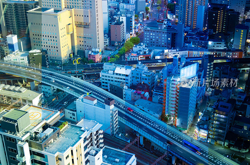 在大阪铁路附近拍摄的全景城市景观的延时摄影