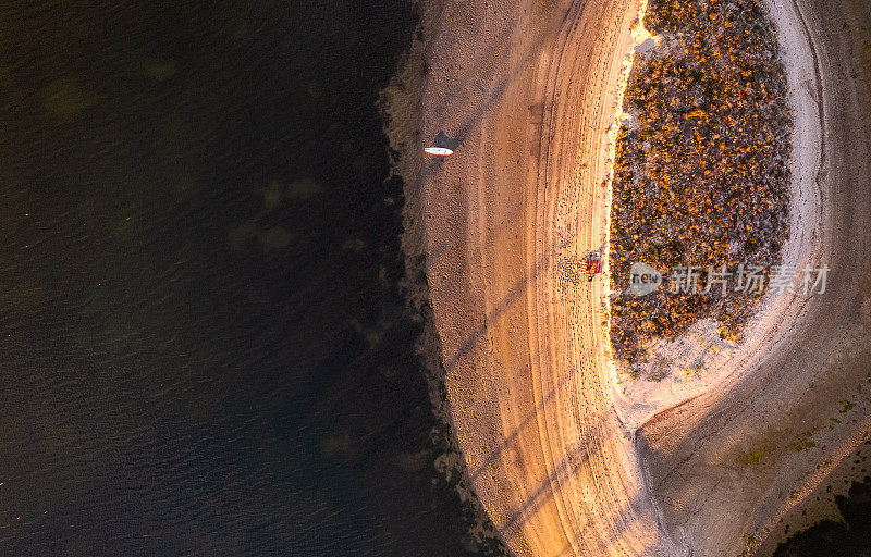 无人机拍摄的加州圣迭戈米申湾小岛