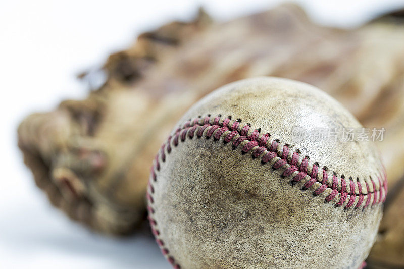 旧棒球和棒球手套