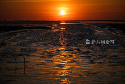 丹麦日德兰半岛瓦登海的日落