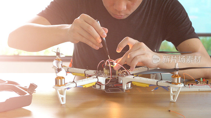 人类正在制造DIY无人机