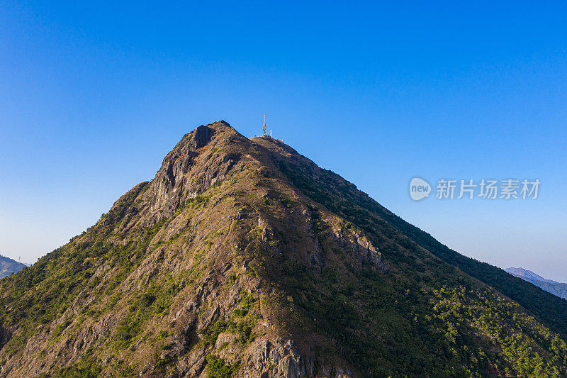 九龙峰或飞非政府山，香港的天然夏日景观