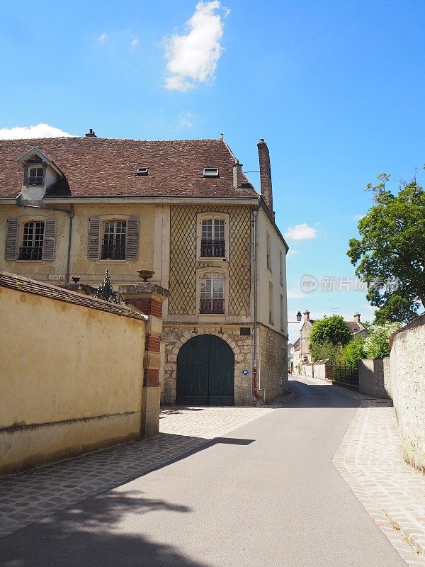 普罗文斯的典型街道，靠近巴黎的中世纪小镇。