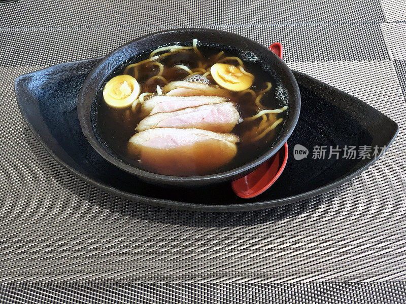 鸭汤拉面