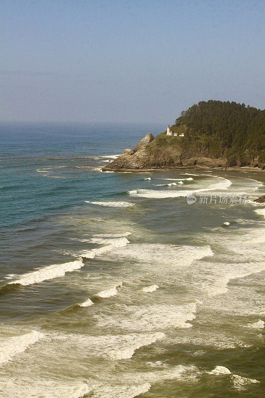 海塔角灯塔的巨浪