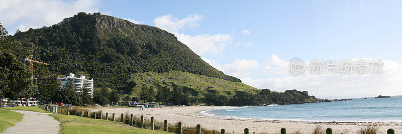 蒙加努伊山全景，主要海滩