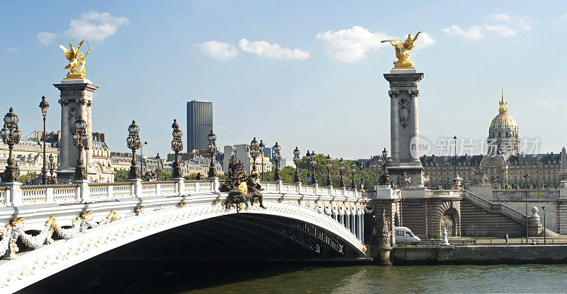 法国巴黎亚历山大大桥