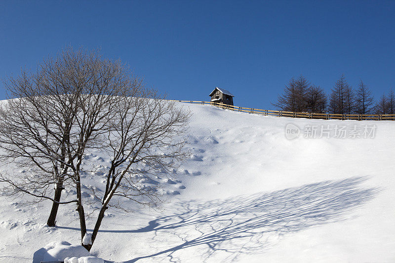 韩国平昌的小屋和雪