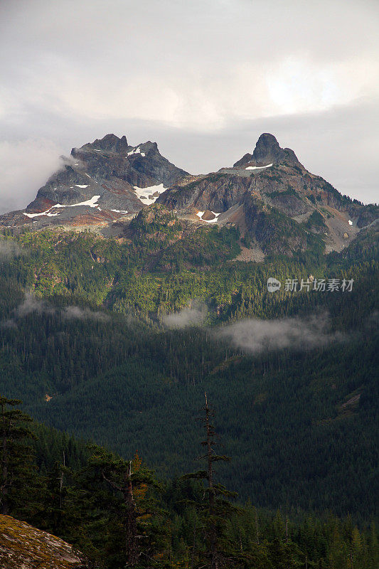 高山