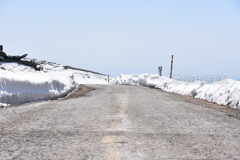 冬天的乡村道路