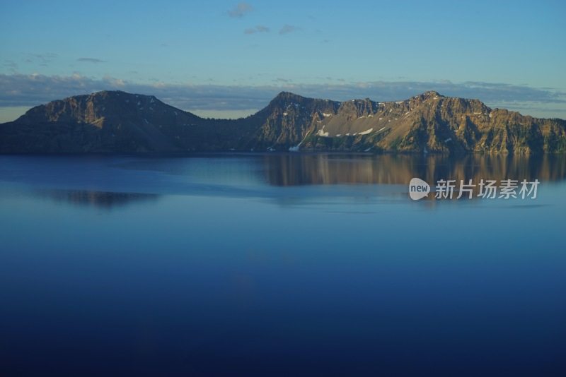 火山口湖平静