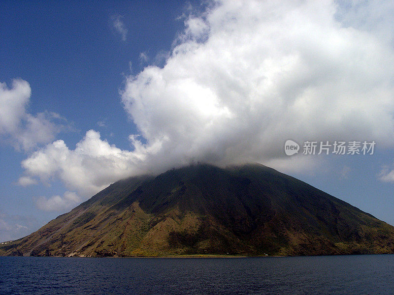 斯特龙博利火山蒸汽，西西里岛，意大利