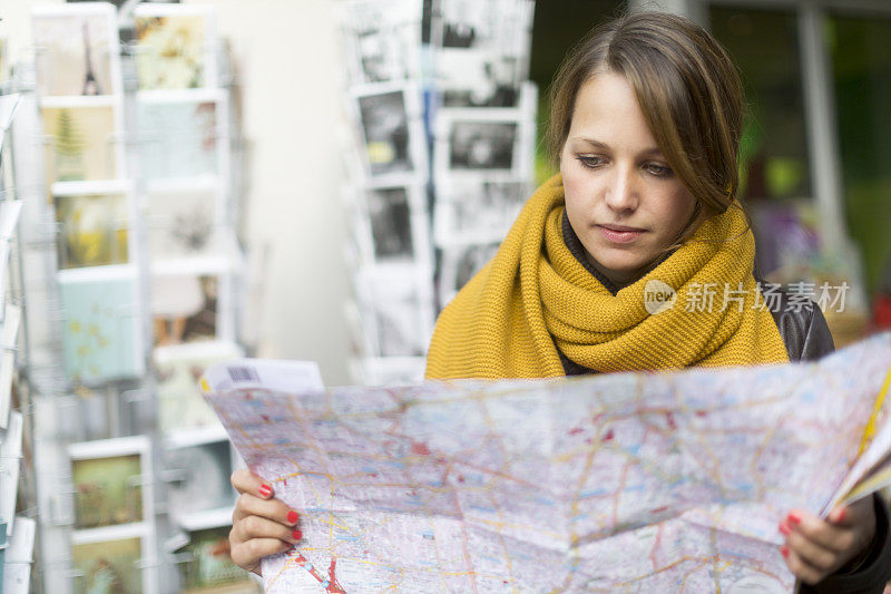 冬季游客带地图