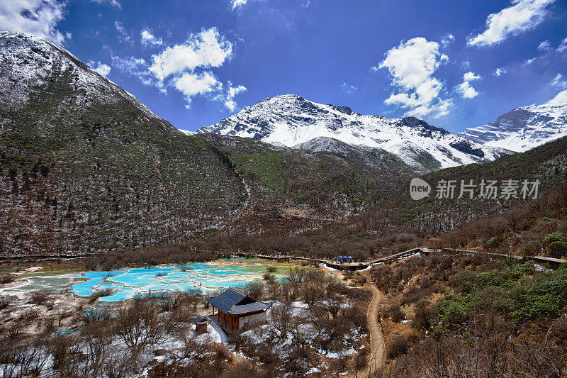 中国四川黄龙谷五色池景观