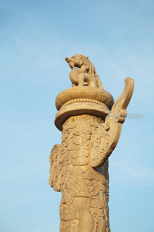 天安门广场的龙狮柱