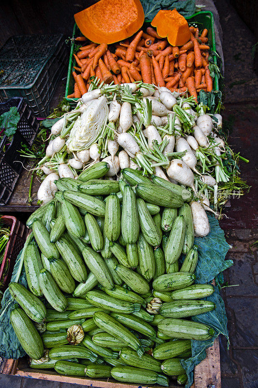 非洲摩洛哥梅克内斯市场的蔬菜