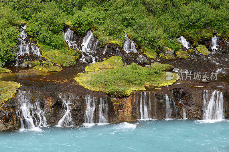 冰岛Hraunfossar瀑布