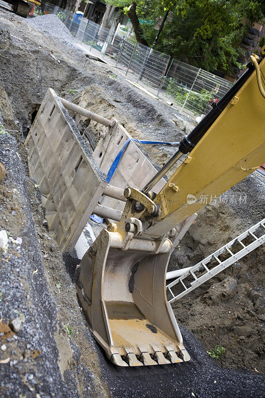 道路维修及污水管道安装