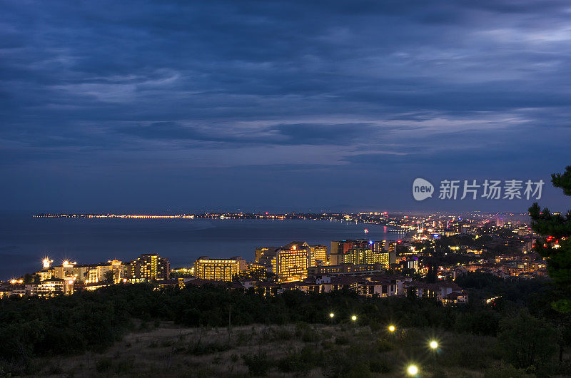 夜晚的阳光沙滩