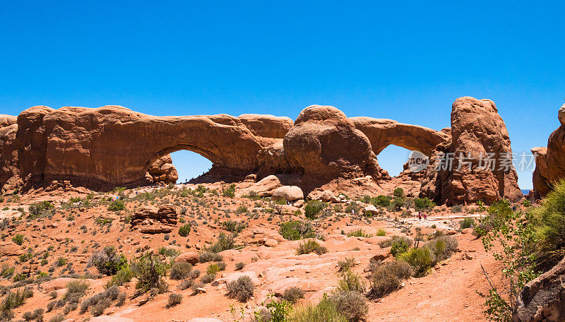 摩押沙漠的天然石拱窗